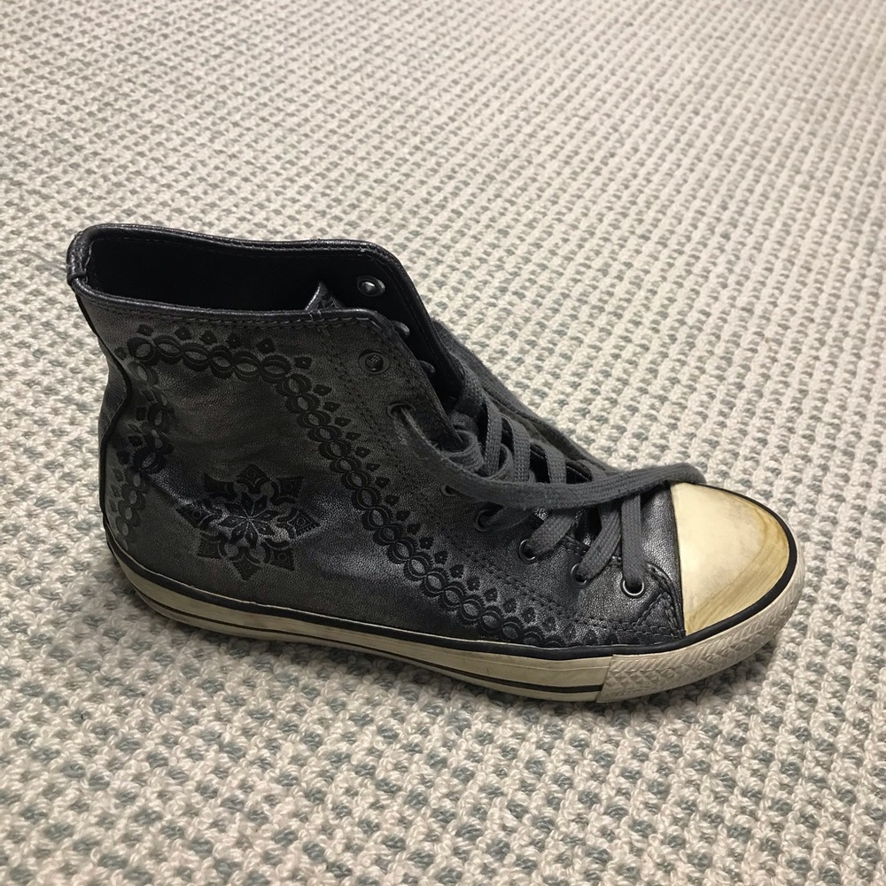 Ash sneaker
